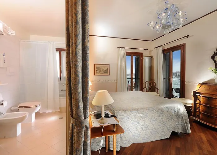 Hotell Hotel La Calcina 3*