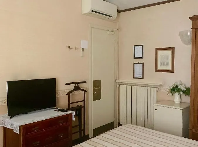 Hotel La Calcina 3* Venedig