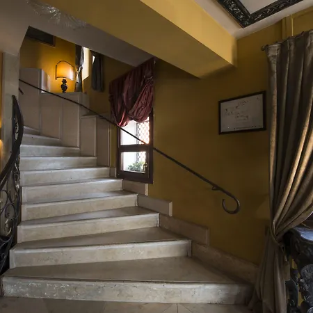 Hotel Hotel La Calcina 3*