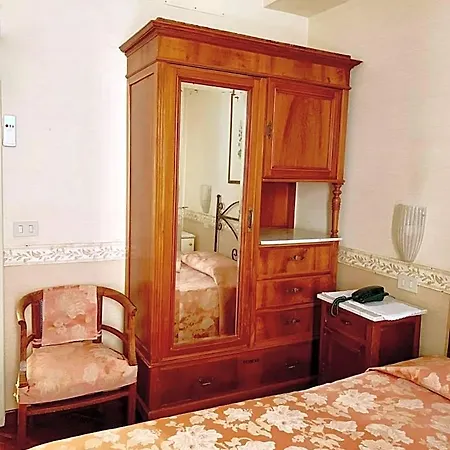 Hotell Hotel La Calcina Venedig