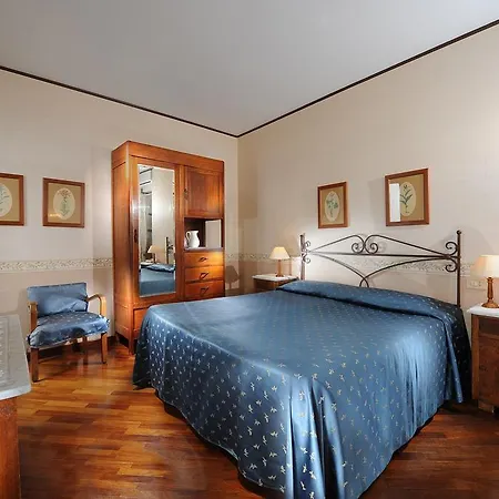 Hotell Hotel La Calcina 3*