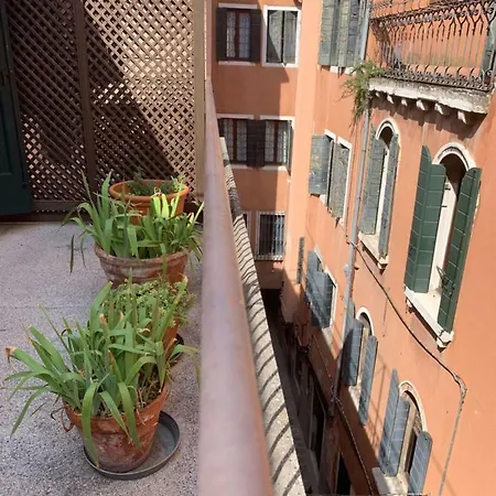 Hotell Hotel La Calcina 3*