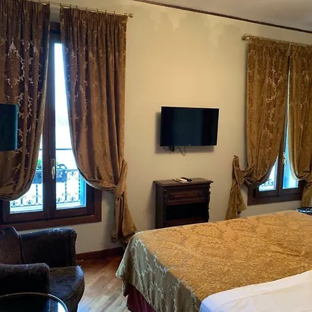 La Calcina Otel
