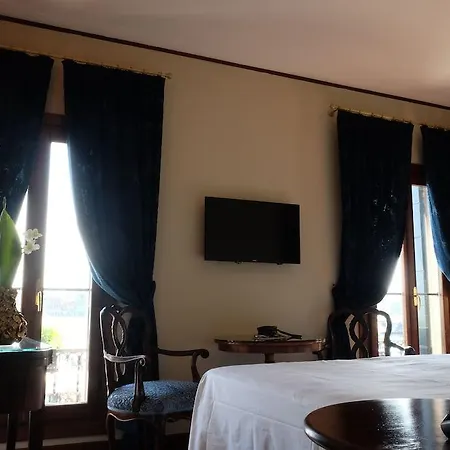 La Calcina Отель 3*